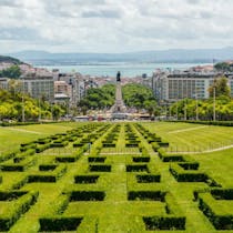 Explore Parque Eduardo VII's Scenic Beauty