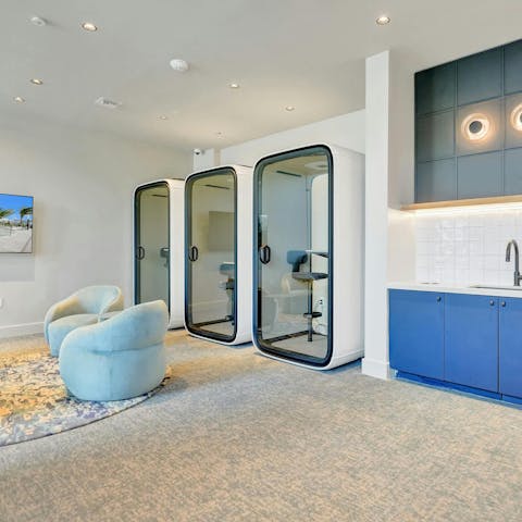 Make use of the business facilities while in the USA, including the work pods