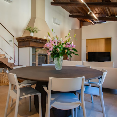 Savour delicious Italian treats and drinks at home