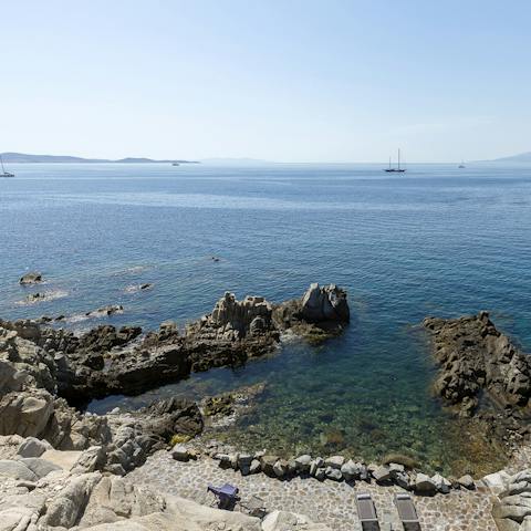 Your own private platform on the sea