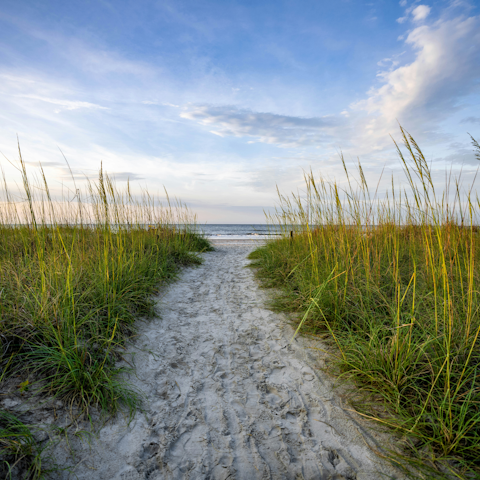 Drive to the local beaches in under ten minutes