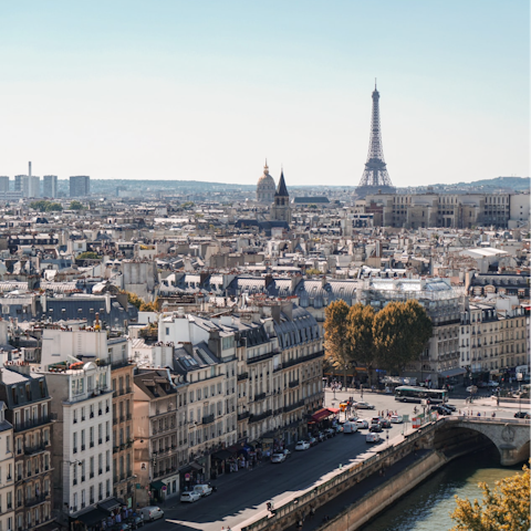 Stay within walking distance of the Paris Expo Porte de Versailles