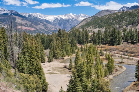 Stay in the centre of Telluride, just steps from hiking trails and pistes