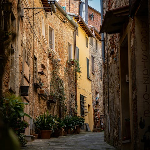 Base yourself in the small town of Lucignano