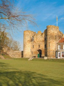 Explore Tonbridge Castle's Historic Ruins and Events