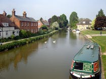 Explore the Tranquil Kennet and Avon Canal