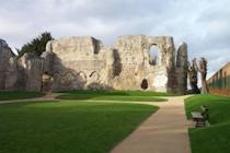 Explore the Medieval Ruins of Reading Abbey