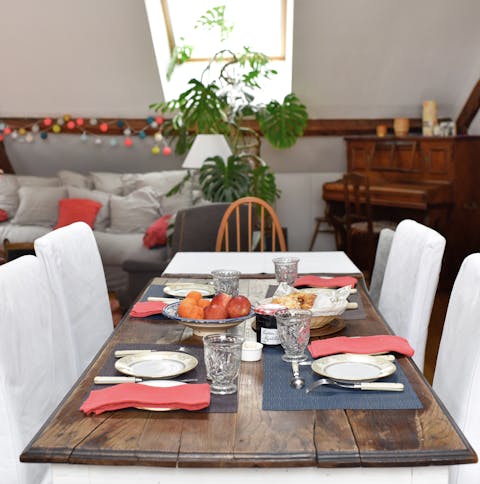 The solid oak dining table