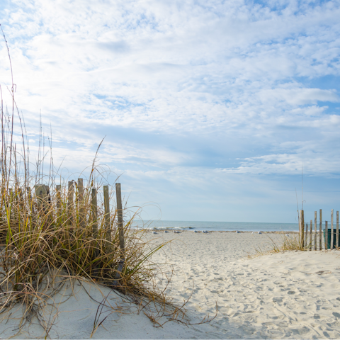 Stroll down to the sandy shores of Hilton Head in minutes