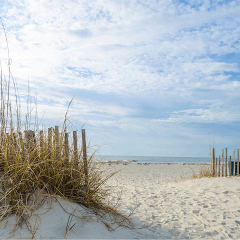 Stroll down to the sandy shores of Hilton Head in minutes