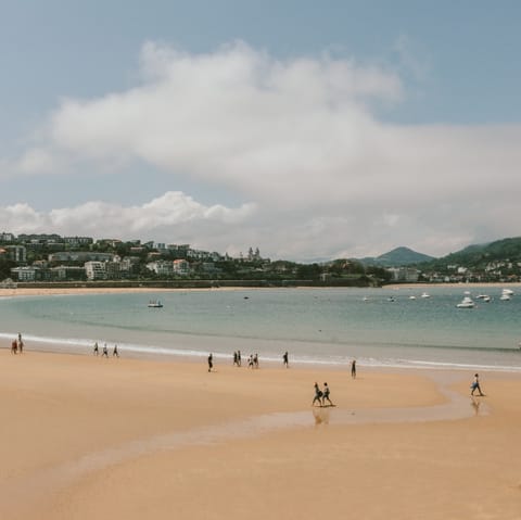 Head to La Concha Beach in just ten minutes