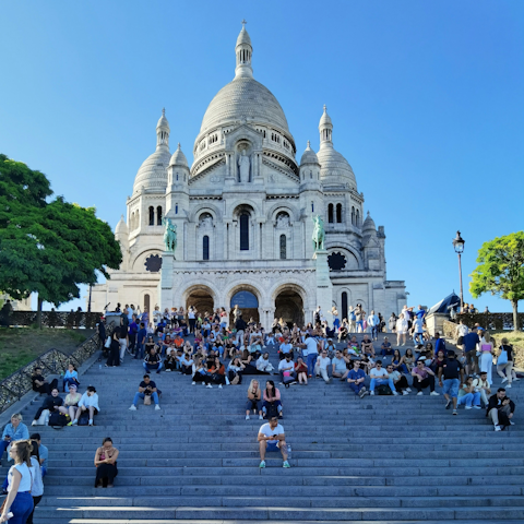 Walk less than fifteen minutes to the Sacré-Coeur
