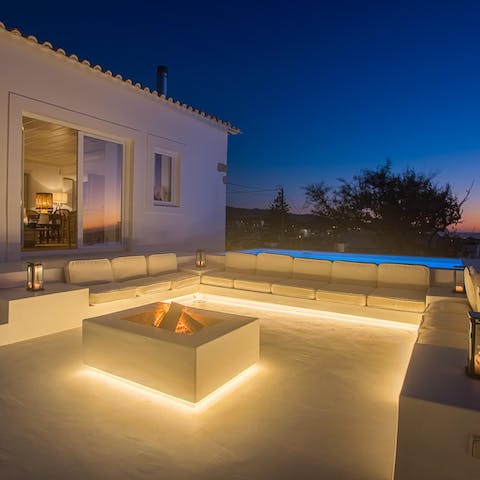 Light the outdoor fire and gather for a night of stargazing