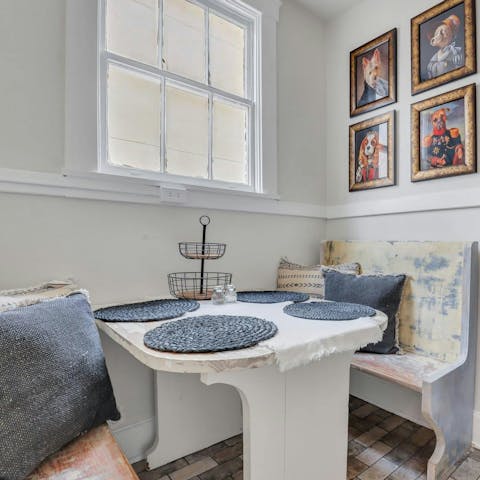 Enjoy your morning coffee at the cosy breakfast nook