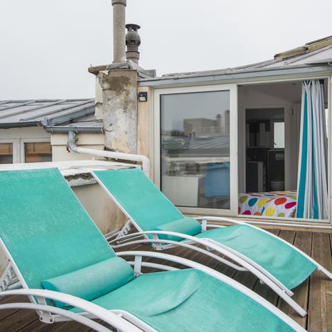 spacious sun terrace