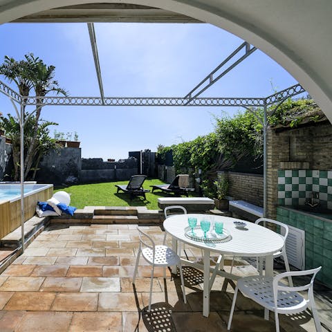 Enjoy alfresco breakfasts on the pretty patio