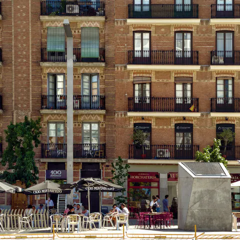 Explore the 19th-century boulevards of Salamanca