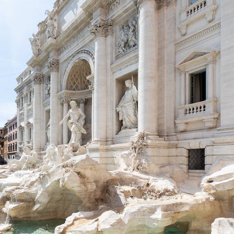 Stay just a minute away from the iconic Trevi Fountain