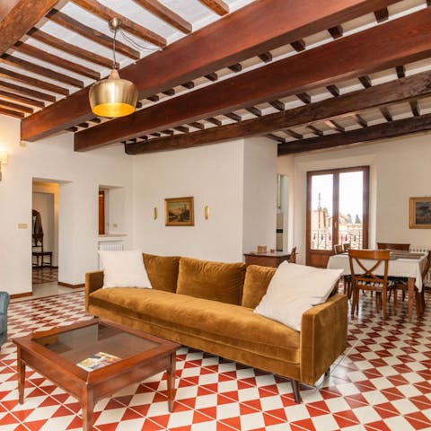 Relax amid classic Tuscan style before going out to dinner