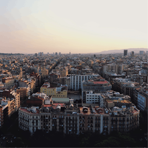 Stay beside eateries and galleries in L'Esquerra de l'Eixample