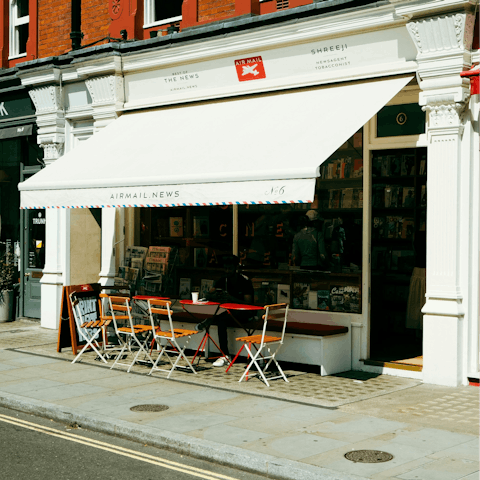 Wander through Marylebone to a local coffee shop