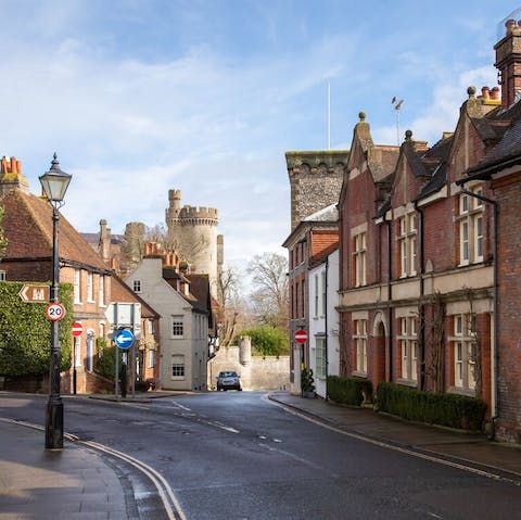 Appreciate the picturesque location in central Arundel