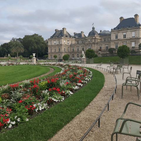 Take a stroll in the nearby Jardin du Luxembourg