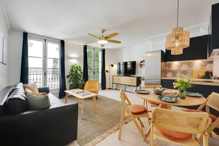 Lagerfeld’s Lantern