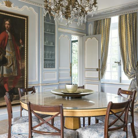 Dine in this regal corner