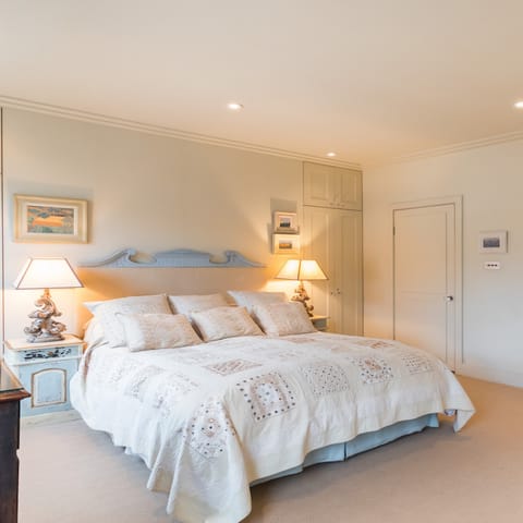 spacious master suite