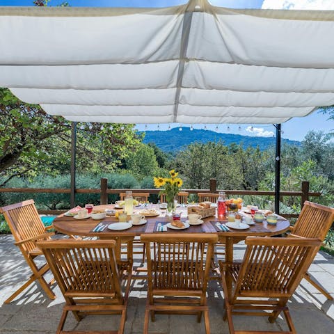 Whip up a delicious dinner to share alfresco on the terrace