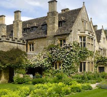 Explore Asthall Manor's Sculpture Exhibition