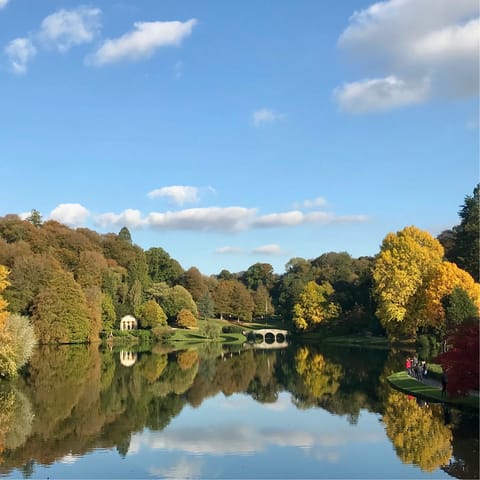 Experience the beauty of Dorset from Stourhead – a fifteen-minute drive away