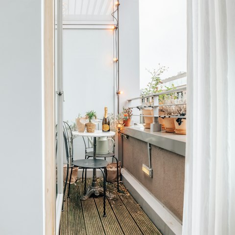 Start the morning with a cup of tea and a round of toast on the balcony