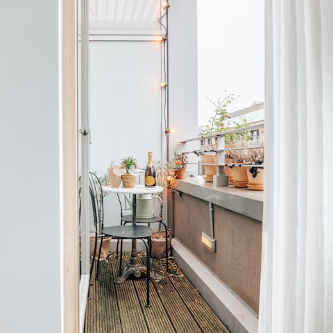 Start the morning with a cup of tea and a round of toast on the balcony