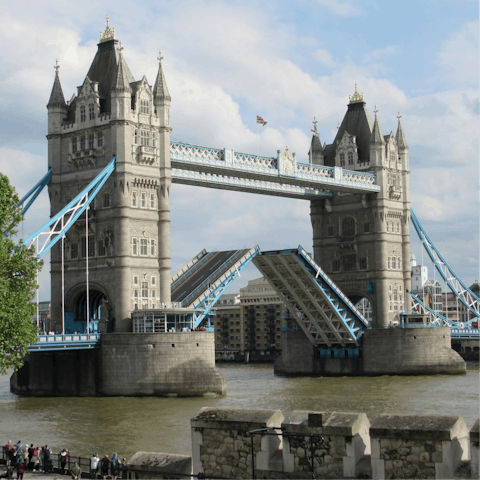 Begin your city adventure at London Bridge – a short train ride away