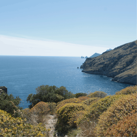 Explore the coast along the Bay of Naples – it makes for a beautiful drive