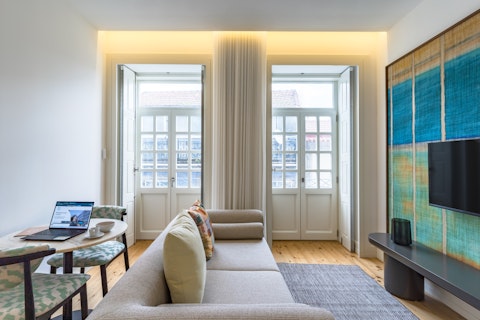 Throw open the tall windows and let Porto's light in