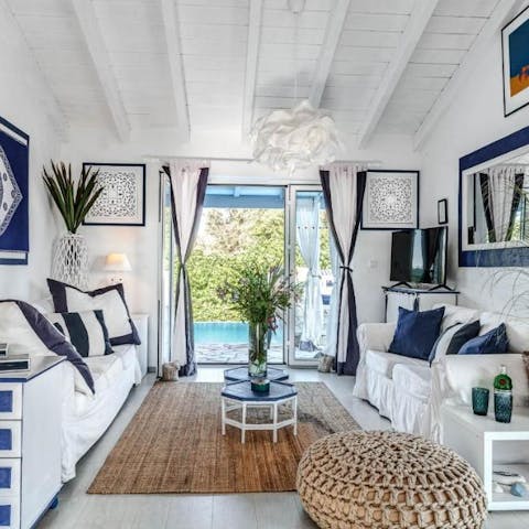 Make yourself right at home in the charming and cosy living room