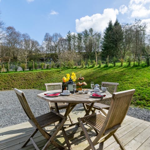 Dine al fresco with a delicious homemade meal