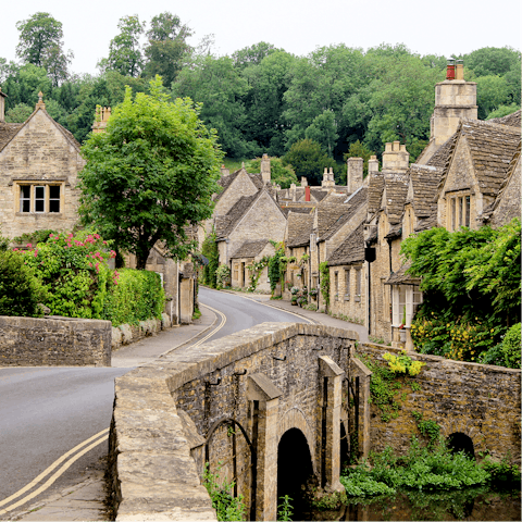 Explore chocolate-box Cotswolds villages like Chipping Norton