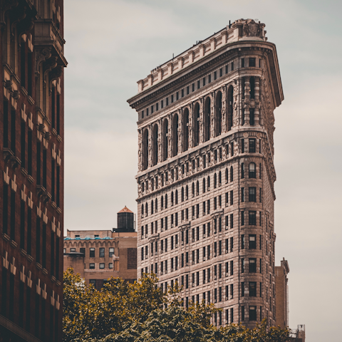 Explore NYC's Flatiron District, home to world-class shopping, gourmet dining and trendy nightlife