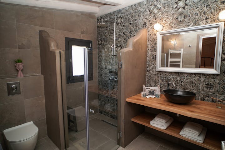 Bathroom photo