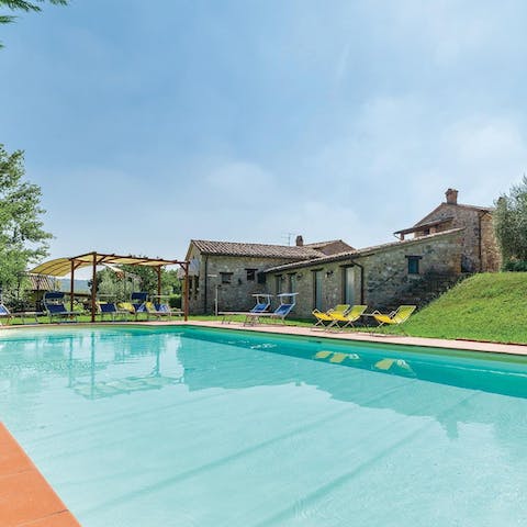 Cool-off with refreshing dips in the shared pool