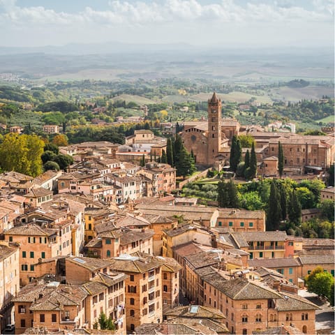 Explore the stunning region of Tuscany by car