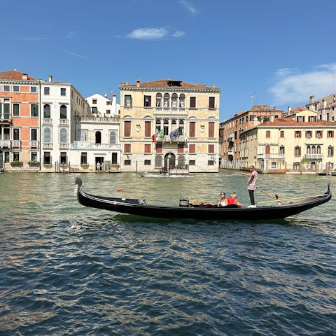 Discover the beauty and romance of Venice’s canals