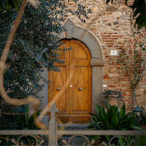 Discover the medieval town of Lucignano, twenty-five-minute drive away
