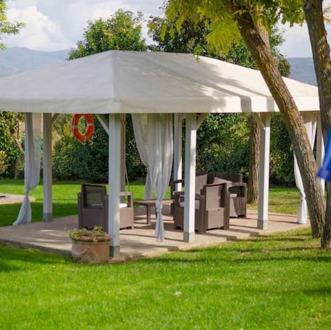 Enjoy alfresco dinners in the shaded outdoor dining area