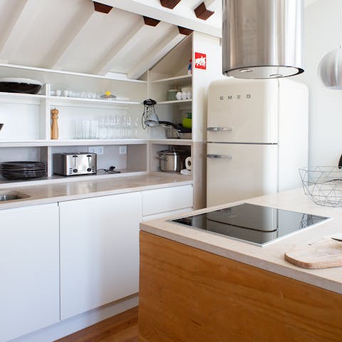 Practice your cooking skills in the stylish and well-equipped kitchen