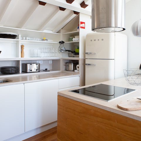 Practice your cooking skills in the stylish and well-equipped kitchen